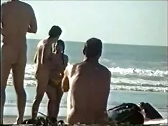 A szépség már régóta álmodott, hogy modell lesz, mindent megtesz annak érdekében, hogy elérje a célt. Igaz, ahelyett, hogy pózol a lencse dugás a strandon előtt, a lányok szar egy srác casting nagyon tetszett neki, különösen a pénisz vastagsága a hüvelyben. Mint kiderült, ami szintén nagyon boldog, mert itt a legtöbbet hozza ki a lehetőségeimből.