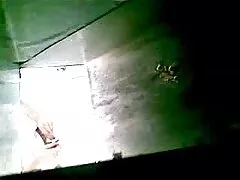 A lányok néhány nap alatt hátfájástól szenvednek, egy barátja tanácsára jó szakembert kellett találnia a szolgáltatás költségével, nem túl drága. Így van, hirtelen amatőr párok szex valami többet akar, készen áll arra, hogy szexeljen a masszőrrel, provokálja őt természetes mellével, amely kitölti a száját. Most már világos, hogy miért vette a pénzt az ügyféltől a minimumra.