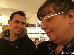 Egy fiatal lány esküszik a szín lila haj alján a szívem elégedett magukat egy személyes megjegyzés puncis csajok ruskams. Egy lány, meztelen elterjedt comb, bátorítja őt a vagina Vibrátor. Chiksa megváltozott, szexuális játékok, stimuláló, hogy a szint a lé folyik ki a hüvelyből. Egy kurva online, aki panaszkodik a tetején, rángatózó csikló az ő, már kiabált hangosan, kiütés, amikor ő cum mert maszturbáció.