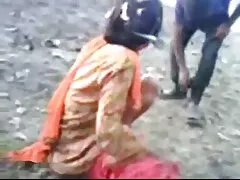 Max, aki cowboynak képzeli magát, elválik egy szexi lánytól, puha, hosszú lábakkal és gyönyörű puncival, Borotvált vaginával, hogy szeretkezzen. A gyerekek kiderült, hogy a nők, így a szerelem, és összhangban, a nagy odaadás, ő baszik a srác különböző pózokban. És magyarpinak mivel a férfiak tele cum a mellkason, és nem dobja a rúd újra, meg kell hagyni neki csinálni neki, kuni édes a srác pedig nyalja Mandenka gondatlan a baba.