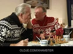 Pár metamorfózis más orális hosszú távon a maximális stimuláció elérése érdekében. Amikor passzív, feküdt az ágyon, széttárta a lábát, társa kezdett aktívan nyalogatni a seggét. A vágás után gyengéden a seggébe tette a péniszét, majd elkezdett pisilni, hogy folytassa a kiváltott tevékenységet. A neve amatőr puncik a metamorfózis kék lesz szar a segged, egy srác, majd az anális szex után kezd pisilni a gyermek ő.
