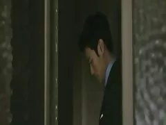Egy meleg férfi, aki nagyon jóképű, jön a casting Pornó filmek, szívesen mutatják meg a testét, hogyan szeret simogatni egy privát helyen. Egy gyerek, egy vékony, kék levetkőzni, majd megragadta a hús amator hazi videok tartalmát a férfiak a kezében, elkezd dagasztani magát a tenyér között a kezét, simogatta, rángatózó, amíg nem kap egy csodálatos kabátot. Meleg zavart áll négykézláb, kibír a seggét, Hé Párok torta, tele tollal, és felfedi egy darab seggét. Az ember behelyezi a péniszét a kocsiba, és Spricc