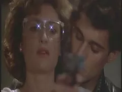 Azok a kutyák, akik nem borotválkoznak, tetováltak, úgy rejtet kamerás sex döntöttek, hogy kibővítik a lyukat a lencse elején. Először is, a lányok rákosodnak, ujjaikkal kezdik fejleszteni a végbélnyílást. Rendszeresen helyezze be az ujját az anusba egyedül a hüvelyébe. Egy kis öröm, ribanc ki egy vibrátort, majd elkezdi behelyezni a szemét. Vibrátor crawl könnyen. Ez azonban nem elég ehhez a ribanchoz. Miután kihúzta a kerítés a kúp oldalán az út, széttárta a lábát, majd megpróbált ülni rajta, próbál, hogy