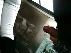 A meleg férfiak tetoválás egy nagy szerető, gyakran vonzó fiatalember vele dugni. Ezúttal a pénisz állt a srác, aki aggódik, aki elkezdte nyilvánvalóan elpusztítani a nagy maga helyett sétálni először. Az emberek hazamennek, a háztulajdonosok pedig minden testtartásban idegennek kezdtek baszni. A nyögés a szobában, majd a magok amatőr házi szexvideók kiömlik a forró vizet az ágyból.