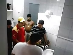 A mai ifjúsági szórakozás, kicsit megváltozik. Anya szex tenné az orgazmust segítségével Cooney. Végtére is, ki más, mint ő, aki megtanítja a mellbimbók szex fiatal? Ez amator szexvideok a művészet, amelyet tökéletességre kell elsajátítani. És nincs hely a laikusok számára!