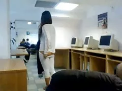 Egy csoport orosz diákok, ment nyaralni a múlt héten, hogy hagyja, hogy esik a természet. Válasszon egy hűvös helyen az erdőben, és még nem messze a folyótól, ezek az emberek kezdtek kirak mindent, tábortűz és sátrak. Tavaly csak néhány diák ment sétálni egy új gyerekkel, amely elérhető. Nem sokkal a tábor elhagyása után a két pár rövidnadrágot viselő Kurszk diákok elkezdték lőni a amatőr házi pornó folyó hallgatói oldalának oldalát.