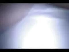A szürke haj nem az öregség jele, hanem csak egy mosoly nagyon világos. Egy gazdag, ezüst nagymellű csajok hajú férfi szép lányt biztosított, kényelmes jövőt ígér a szex számára. Elkezdte festeni a haját a lányokkal, remélve, hogy apja védelmezője lesz. Tiszta kibaszott felnőtt.
